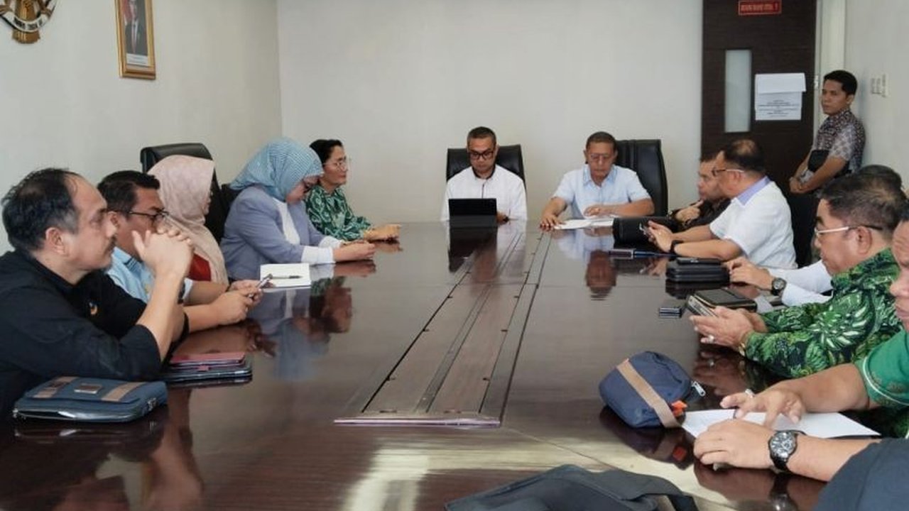 DPRD Sulawesi Selatan konsultasikan tujuh Ranperda warisan periode sebelumnya ke Kemendagri, membahas kemungkinan pembahasan di luar Program Pembentukan Perda 2025.