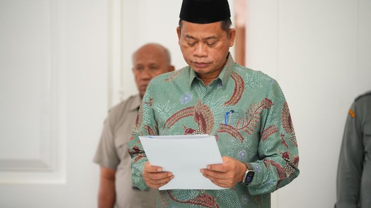 Pj Gubernur Sulsel, Fadjry Djufry, meminta izin kepada Mendagri untuk menyelesaikan tugasnya di Makassar sebelum pelantikan Gubernur dan Wagub Sulsel terpilih, Andi Sudirman Sulaiman dan Fatmawati Rusdi.