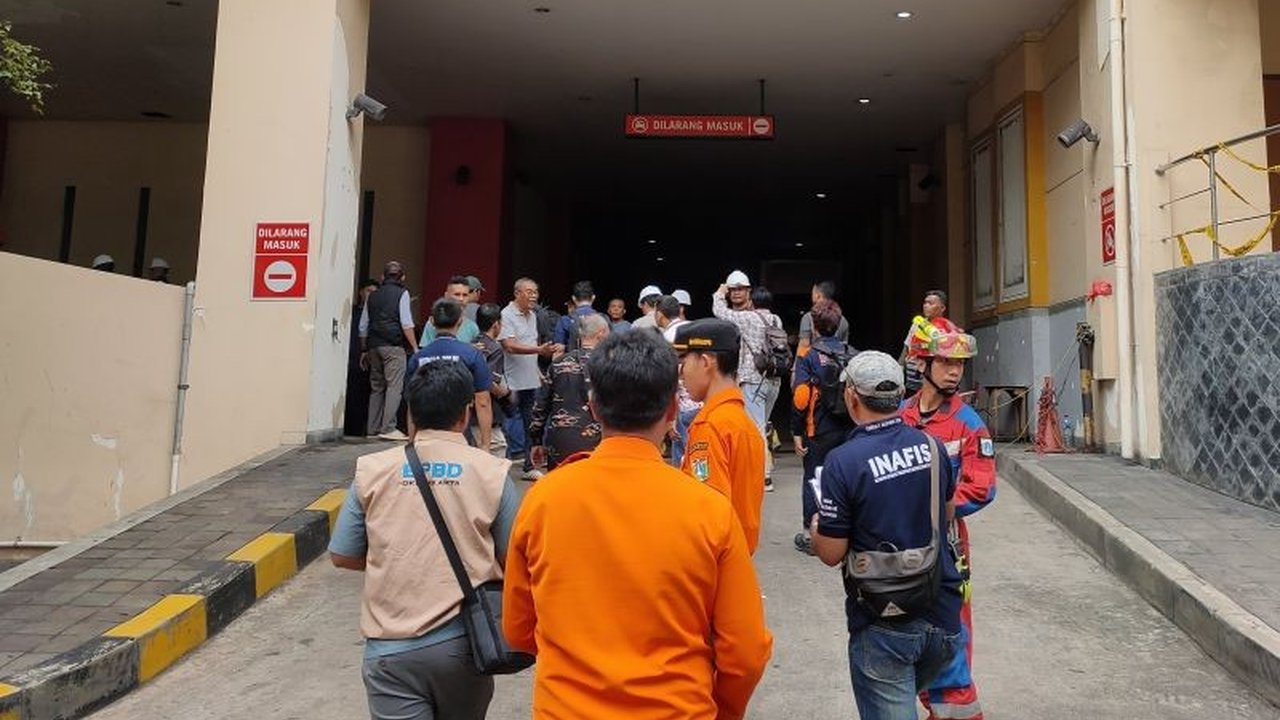 Tim gabungan kembali melakukan pencarian bagian tubuh korban kebakaran di Glodok Plaza, Jakarta Barat, Jumat pagi, setelah RS Polri menyatakan akan melakukan pengecekan TKP untuk finalisasi proses evakuasi.