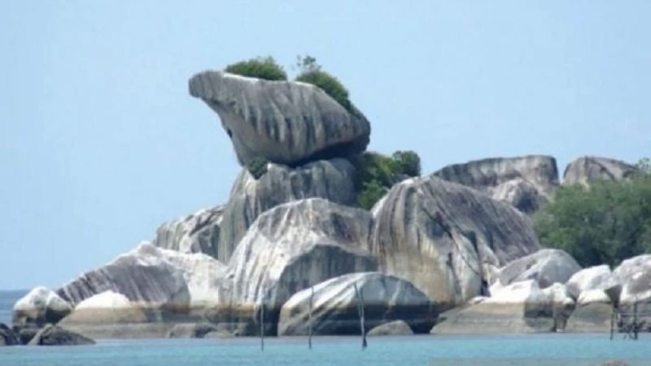 Kementerian Kelautan dan Perikanan (KKP) bersama mitra internasional tingkatkan pengelolaan warisan budaya bawah air di Belitung, fokus pada situs Bangkai Kapal Belitung yang kaya artefak.