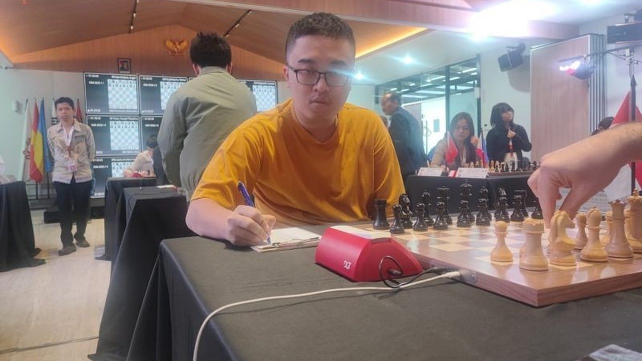 Ketua Umum PB PERCASI, GM Utut Adianto, melihat potensi besar Yoseph Taher untuk meraih gelar Grand Master (GM) setelah penampilannya yang gemilang di Indonesia GM Tournament 2025.