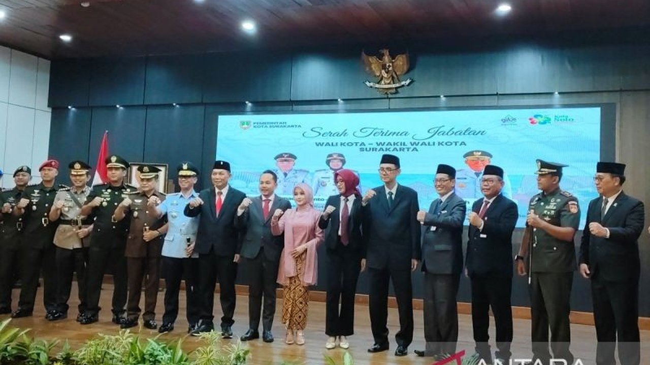 Wali Kota Surakarta, Respati Ardi, dalam pidato pertamanya menyoroti angka kemiskinan Kota Solo yang masih 8,31 persen dan berkomitmen untuk menekan angka tersebut melalui berbagai program pemberdayaan UMKM dan peningkatan lapangan kerja.