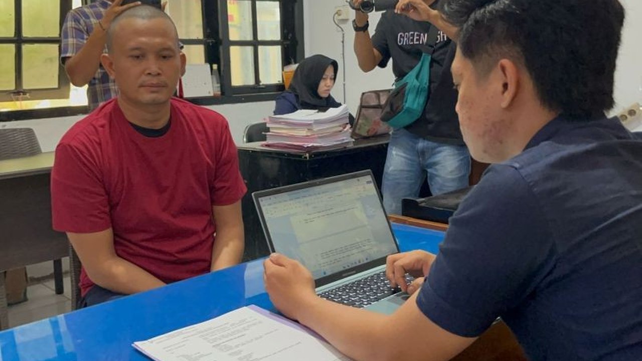 Polisi Jambi menangkap pelaku pencabulan anak perempuan berusia lima tahun; pelaku terancam hukuman 15 tahun penjara.