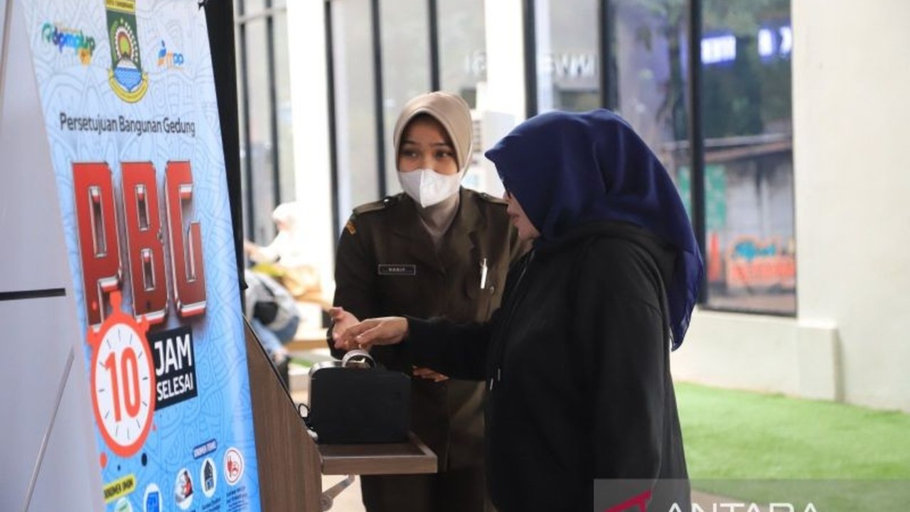 Kota Tangerang menjadi rujukan nasional setelah 30 daerah melakukan studi tiru layanan Persetujuan Bangunan Gedung (PBG) yang mampu diselesaikan maksimal 10 jam.