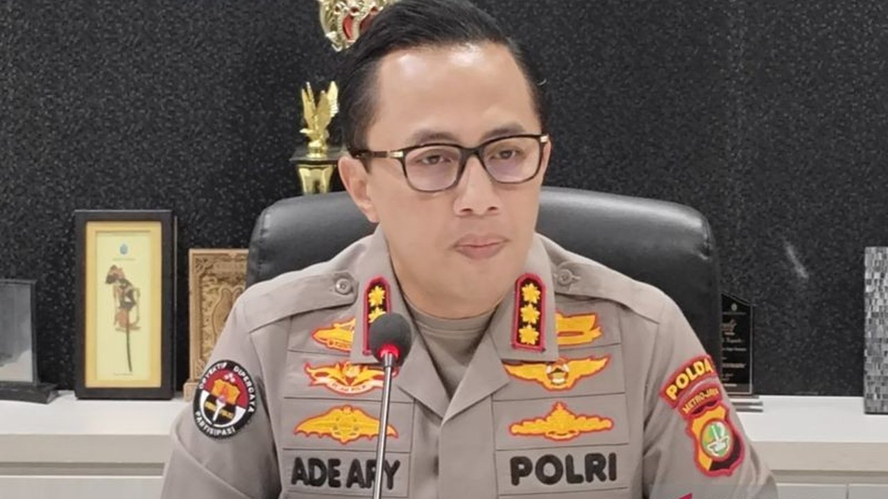 Polda Metro Jaya menetapkan Evelin Dohar Hutagalung sebagai tersangka kasus dugaan penipuan dan penggelapan terkait penjualan mobil milik anak petinggi Prodia, Arif Nugroho.