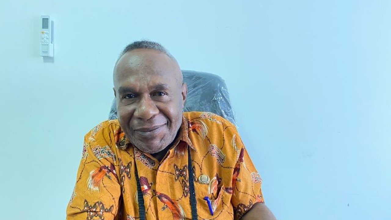 DPMPTSP Mimika telah menerbitkan 400 izin praktik tenaga kesehatan (nakes) sejak Januari hingga Februari 2025, dengan pengawasan ketat untuk memastikan kepatuhan dan kualitas layanan kesehatan.