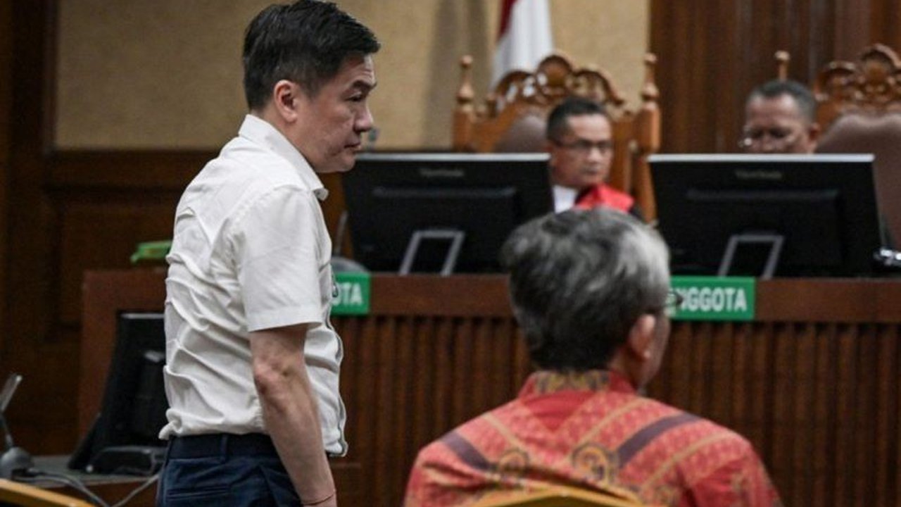 Pengadilan Tinggi DKI Jakarta memperberat hukuman Budi Said, pengusaha yang dikenal sebagai Crazy Rich Surabaya, menjadi 16 tahun penjara dan denda Rp1,07 triliun terkait kasus korupsi emas Antam.