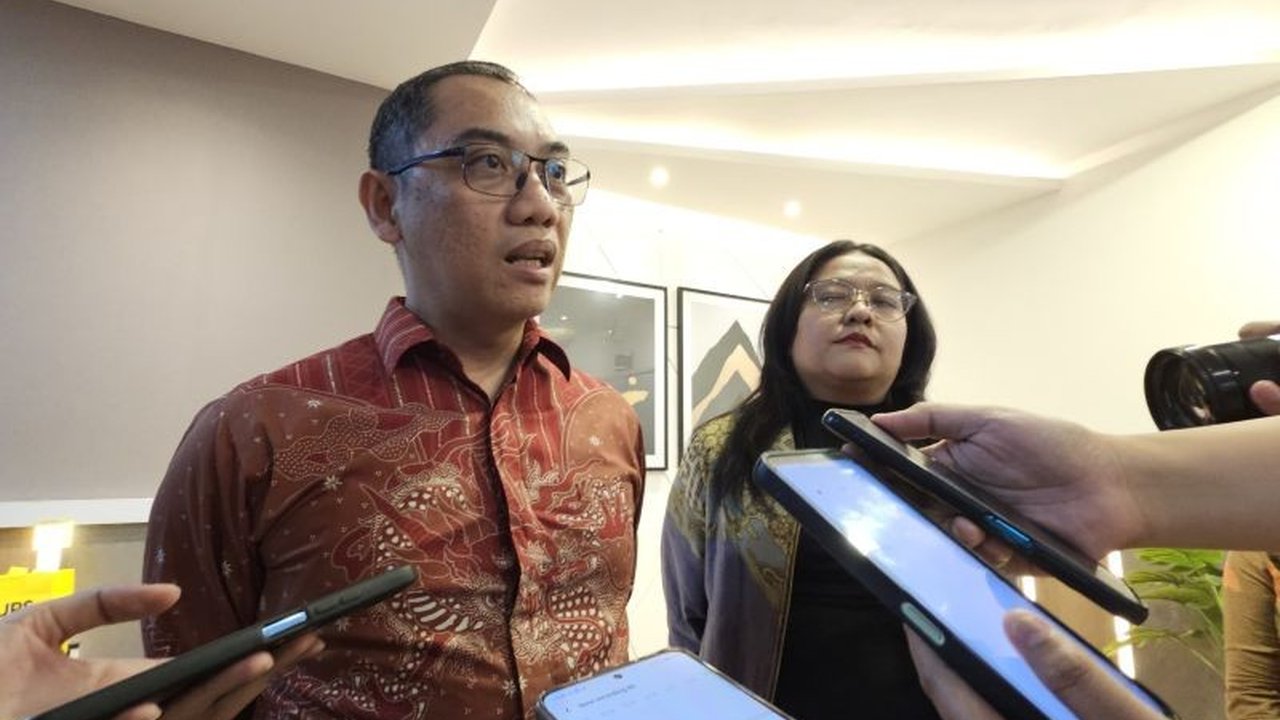 Sistem Kepatuhan Moderasi Konten (SAMAN) di Indonesia terbukti efektif mempercepat penanganan konten negatif di ruang digital, meningkatkan kepatuhan Penyelenggara Sistem Elektronik (PSE).