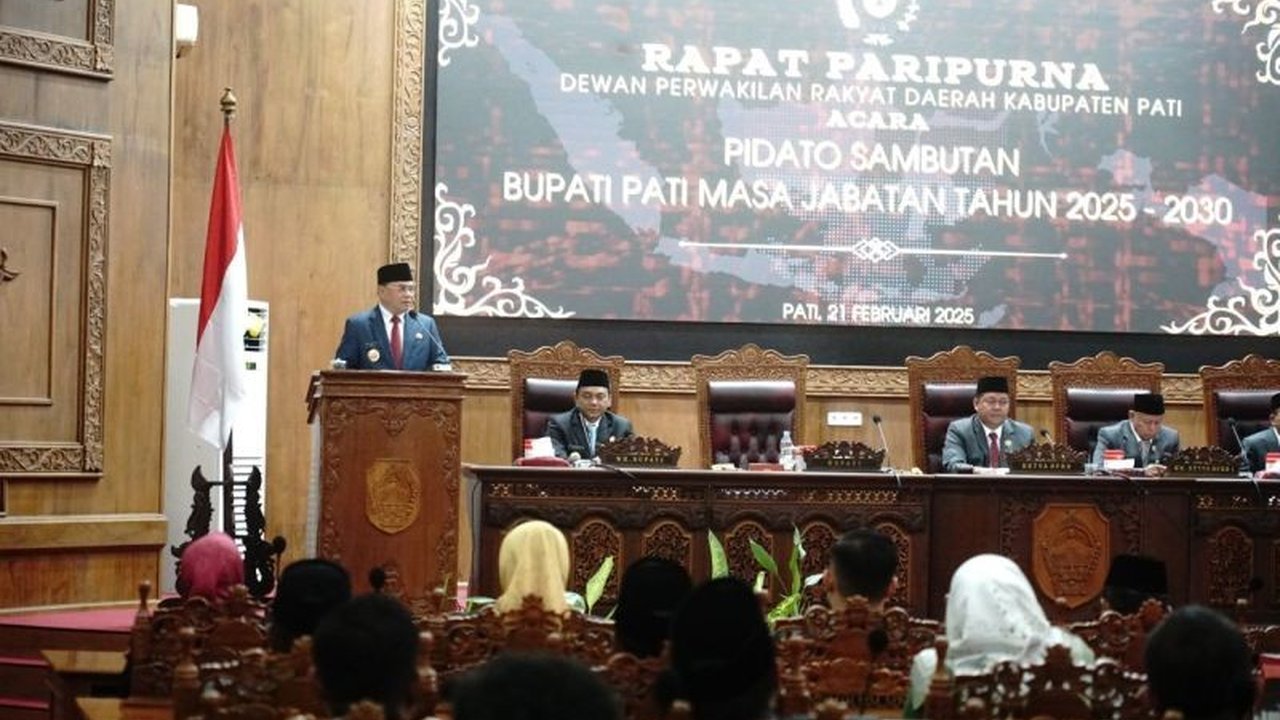 Bupati Pati Sudewo dan Wakil Bupati Risma Ardhi Chandra menargetkan penambahan lapangan kerja dan peningkatan ekonomi di Kabupaten Pati periode 2025-2030 melalui pengembangan UMKM dan peningkatan kualitas SDM.