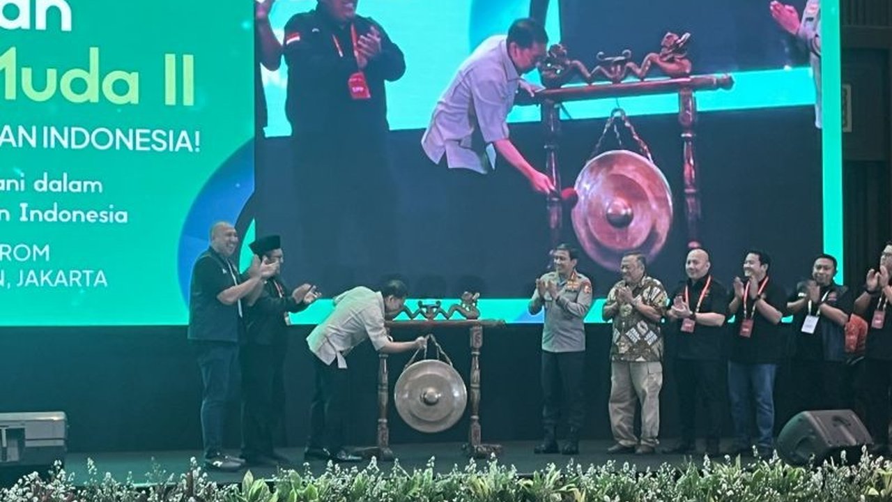 Menteri Kebudayaan Fadli Zon menilai Program Makan Bergizi Gratis (MBG) sebagai langkah penting pemerintah dalam memajukan petani dan sektor pertanian Indonesia, mendukung terciptanya generasi emas Indonesia yang sehat dan produktif.