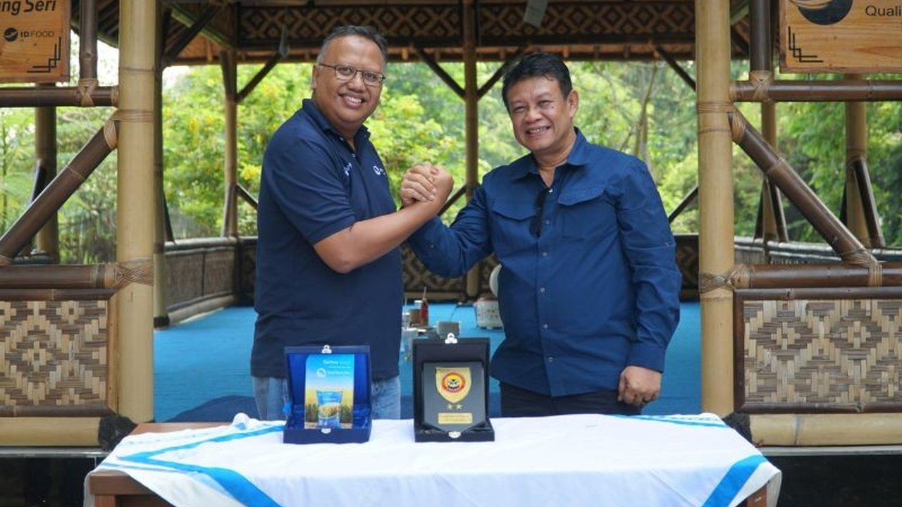 Densus 88 Antiteror Polri dan PT Sang Hyang Seri (PT SHS) berkolaborasi memberdayakan eks narapidana terorisme melalui pelatihan dan pendampingan di bidang pertanian dan peternakan.