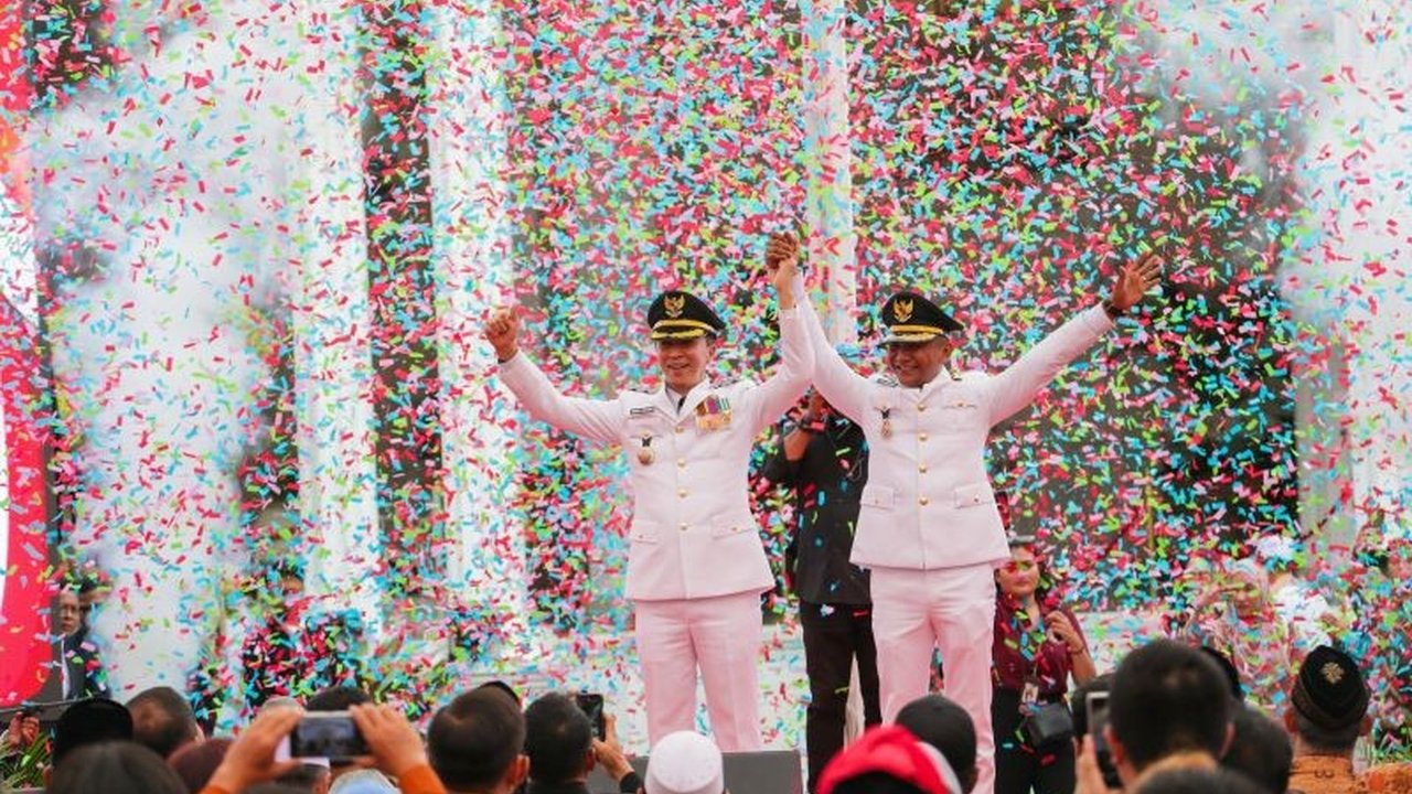 Dedie Rachim mencetak sejarah di Kota Bogor; ia berhasil menjadi Wali Kota setelah sebelumnya menjabat sebagai Wakil Wali Kota, sekaligus dilantik langsung oleh Presiden, memecahkan mitos yang selama ini beredar.