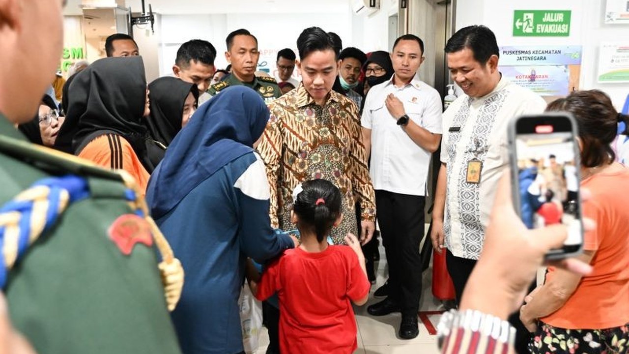 Wakil Presiden Gibran Rakabuming Raka meninjau program Pemeriksaan Kesehatan Gratis (CKG) di Jakarta Timur dan menyampaikan harapannya agar program ini dapat meningkatkan kualitas hidup masyarakat.