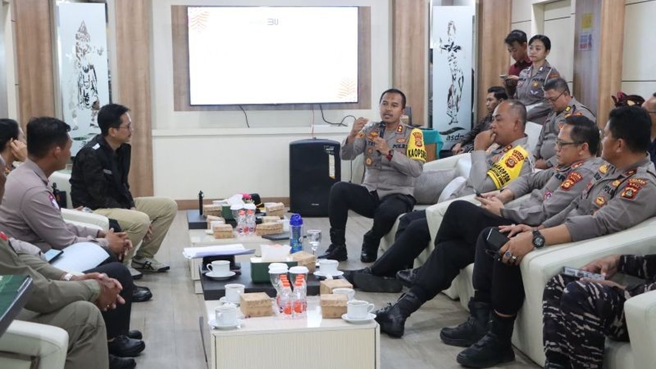 Polda Bali, Polres Jembrana, Polres Buleleng, dan PT ASDP bahas antisipasi kemacetan arus mudik Lebaran 2025 di Pelabuhan Gilimanuk, Bali, dengan menyiapkan sejumlah strategi.