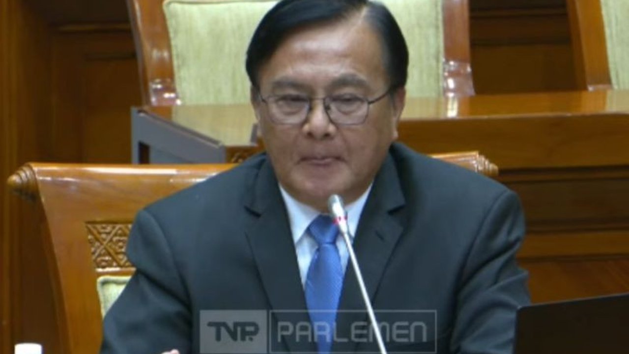 Dewan Pengawas KPK menolak permintaan penundaan penyidikan terhadap Sekretaris Jenderal PDI Perjuangan, Hasto Kristiyanto, hingga praperadilan selesai; Dewas berfokus pada dugaan pelanggaran etik penyidik.