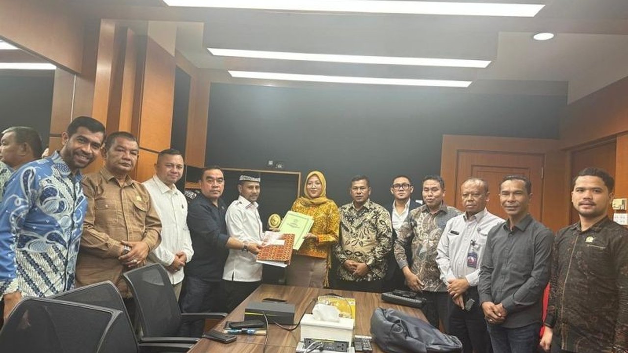 Komisi I DPRA perjuangkan nasib honorer R2/R3 Aceh yang tak lulus PPPK, minta Kemenpan-RB permudah proses dan atur formasi khusus.