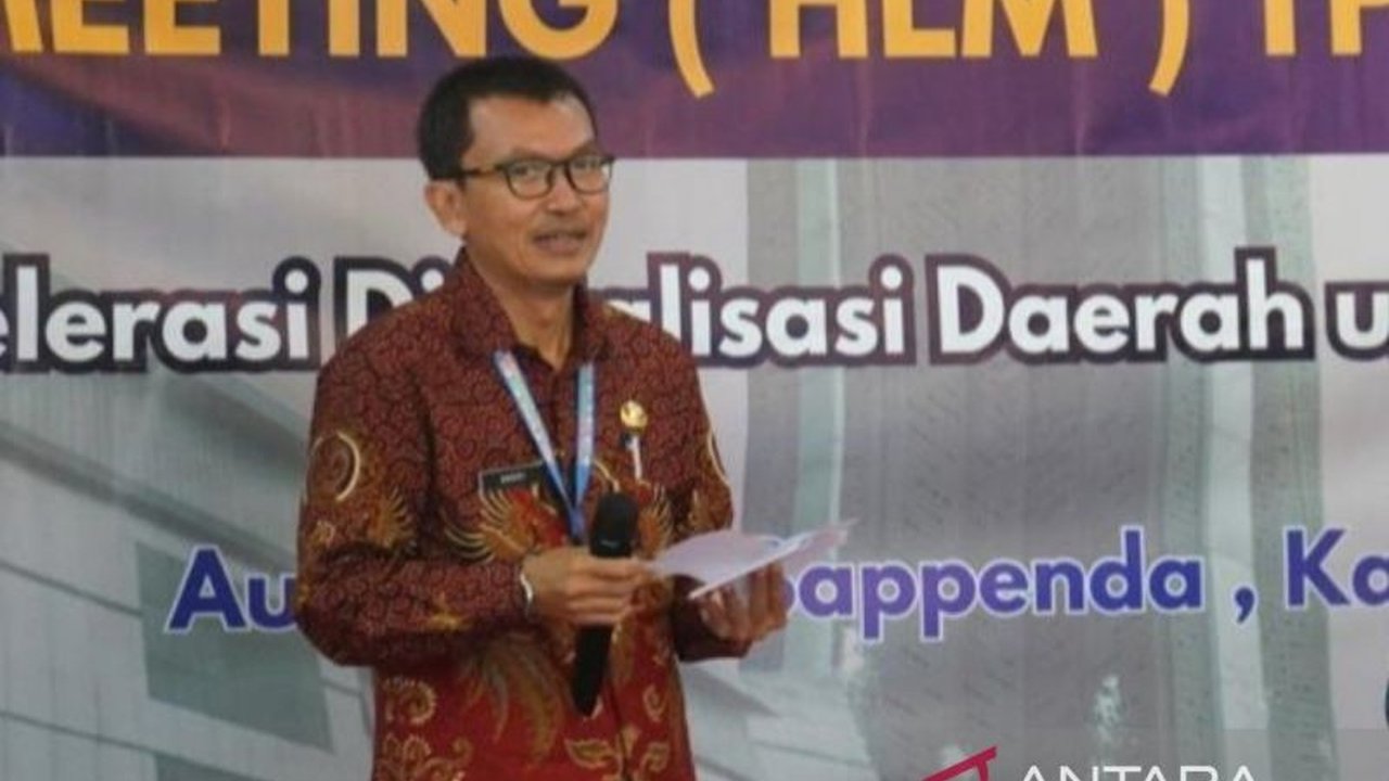 Kepala Bappenda Kabupaten Bogor menjelaskan perbedaan Perbup baru tentang BHPRD, termasuk penggunaan dana untuk aplikasi Lapor Pak dan perubahan nomenklatur pajak sesuai UU HKPD.