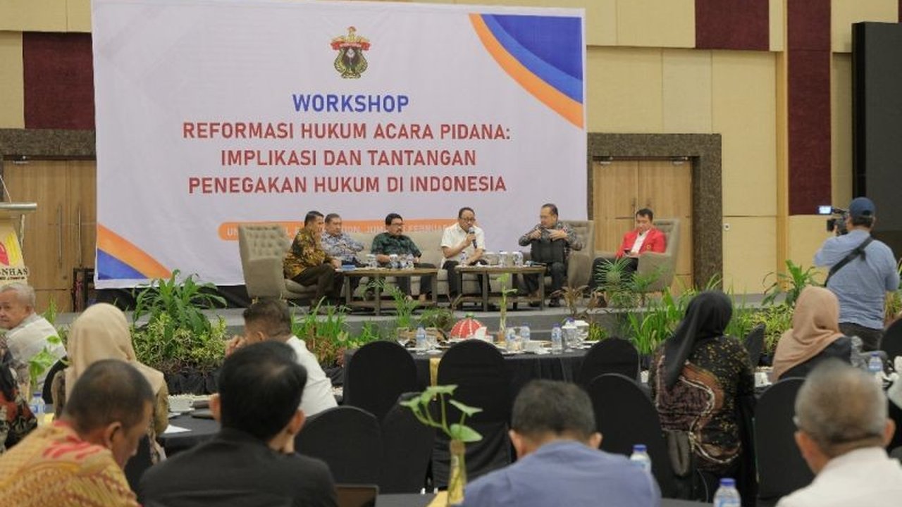 Fakultas Hukum Unhas menggelar lokakarya untuk membahas RUU KUHAP, fokus pada independensi Polri dan keseimbangan kekuasaan antara kepolisian dan kejaksaan demi penegakan hukum yang adil dan transparan.