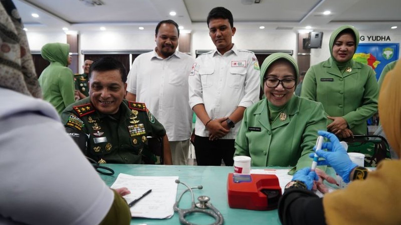 Persit Kartika Chandra Kirana Daerah Iskandar Muda berhasil mengumpulkan ratusan kantong darah dalam kegiatan donor darah di Banda Aceh untuk membantu masyarakat yang membutuhkan.