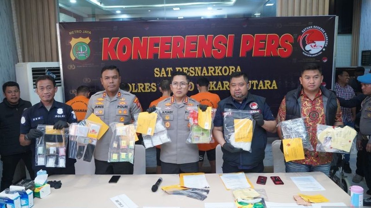 Polres Metro Jakarta Utara berhasil mengungkap 131 kasus penyalahgunaan narkoba, menyelamatkan puluhan ribu jiwa, dan mengamankan barang bukti senilai miliaran rupiah dalam mendukung program Astacita Presiden Prabowo.