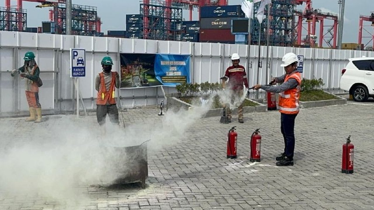 PT Belawan New Container Terminal (BNCT) di Medan menggelar pelatihan keselamatan dan kesehatan kerja (K3) untuk meningkatkan kesiapsiagaan personel dalam menghadapi situasi darurat, khususnya kebakaran.