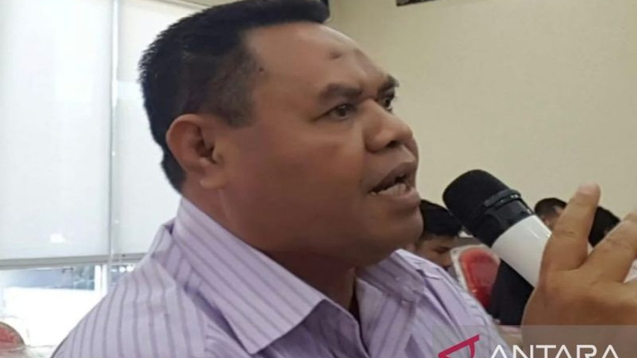 Sikap Megawati yang melarang kepala daerah dari PDIP mengikuti pembekalan di Akmil Magelang dinilai sebagai penggembosan program pemerintahan Presiden Prabowo Subianto.