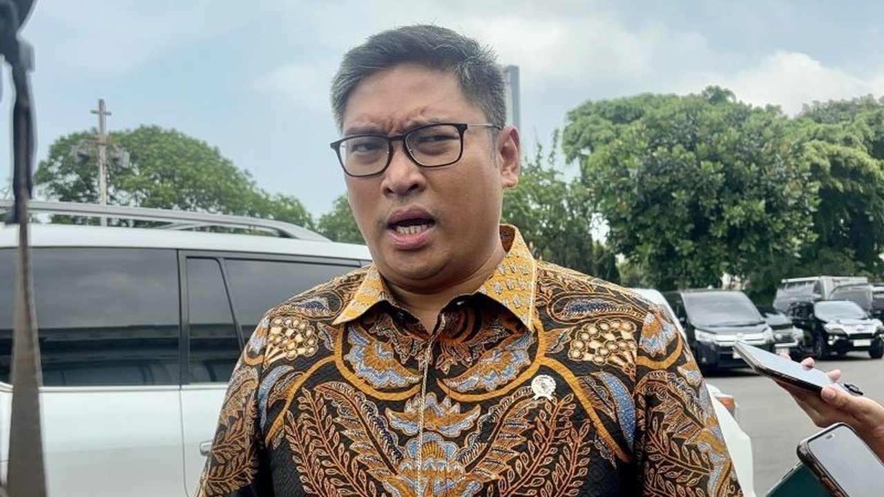 Wamentan laporkan harga gabah rata-rata nasional telah mencapai Rp6.500 per kilogram sesuai target pemerintah, Presiden Prabowo tegaskan komitmen untuk kesejahteraan petani.