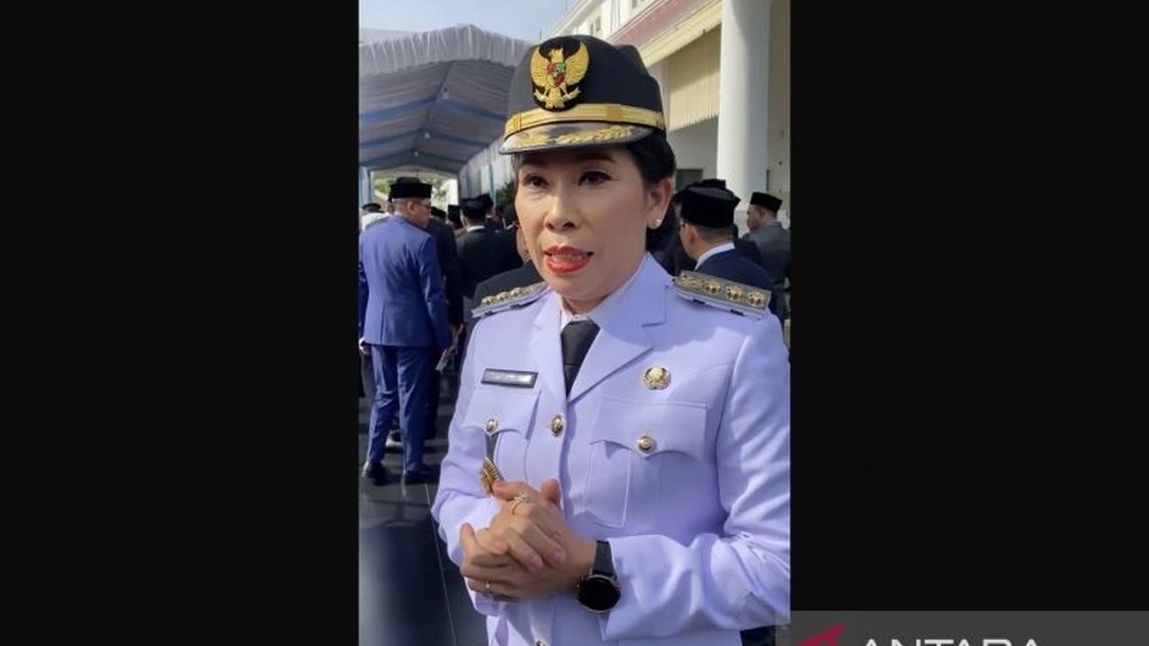 Wali Kota Singkawang terpilih, Tjhai Chui Mie, mengungkapkan kebanggaannya atas pelantikan serentak kepala daerah oleh Presiden Prabowo Subianto di Istana Kepresidenan, Jakarta, yang disebutnya sebagai peristiwa bersejarah.