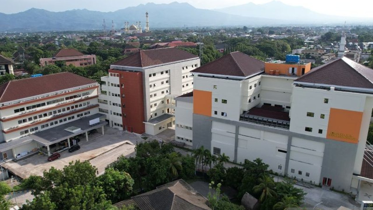 Proyek renovasi RS Universitas Mataram senilai Rp199,49 miliar memasuki tahap akhir, dengan fokus pada mobilisasi alat kesehatan dan audit BPK sebelum serah terima pada awal Maret 2025.
