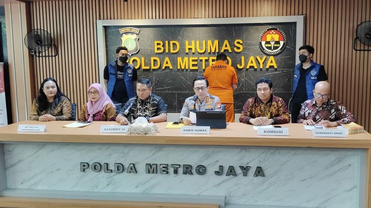 Polda Metro Jaya berhasil mengungkap kasus penyebaran 13.336 konten video pornografi anak melalui media sosial, dengan tersangka CSH dijerat pasal berlapis dan terancam hukuman 12 tahun penjara.