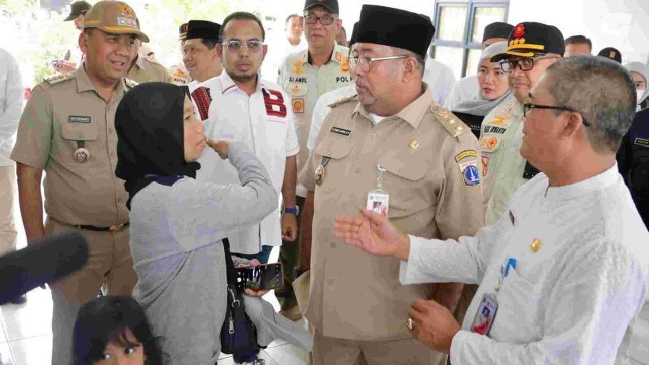 Wakil Gubernur DKI Jakarta, Rano Karno, meminta masifnya sosialisasi rusunawa kepada warga yang tinggal di kawasan kumuh, guna mengatasi masalah permukiman tidak layak huni di Jakarta.