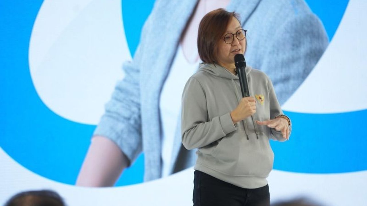 Deputi Menparekraf Irene Umar tekankan pentingnya penguasaan bahasa asing bagi kemajuan Indonesia di dunia digital, dibarengi program peningkatan literasi teknologi.