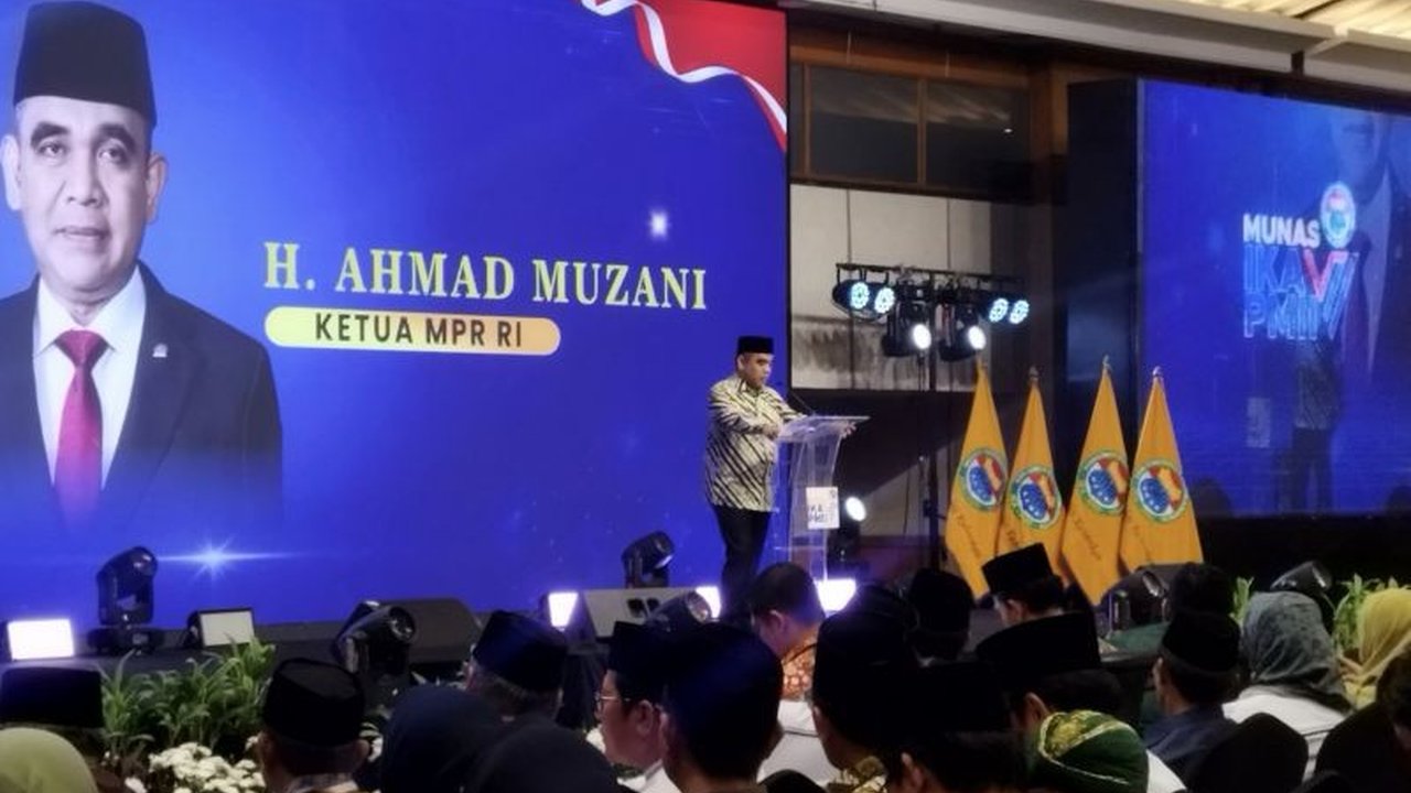 Ketua MPR RI Ahmad Muzani mengajak alumni PMII berperan aktif dalam pembangunan nasional, demi mewujudkan Indonesia Emas 2045,  saat membuka Munas VII IKA PMII di Jakarta.