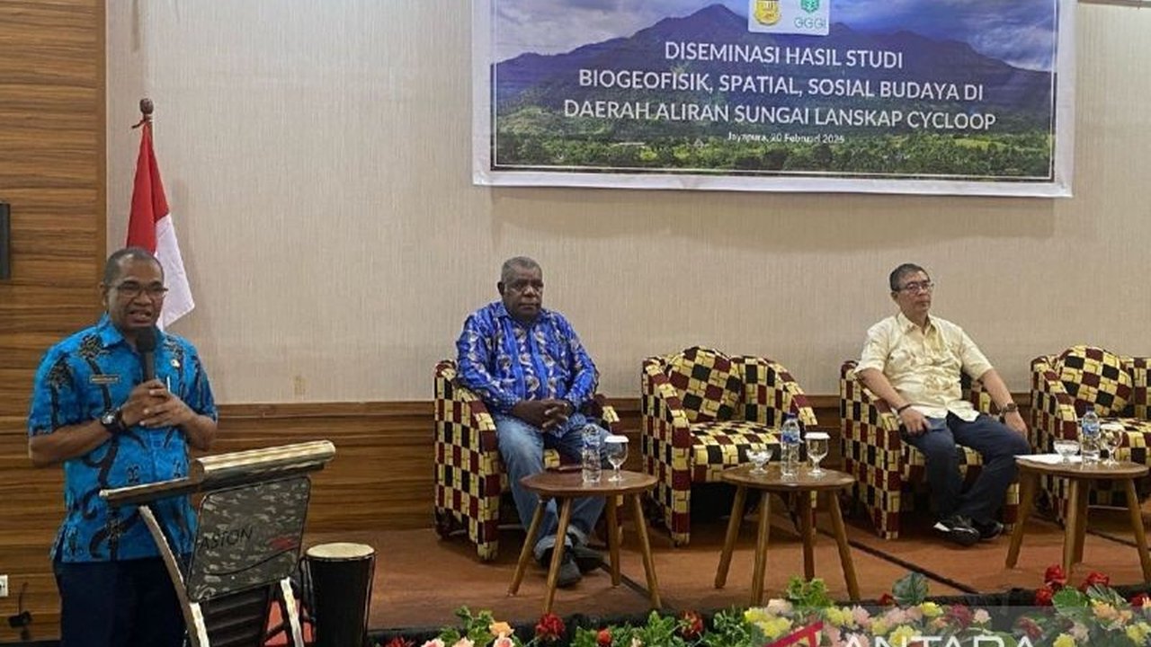 Pemerintah Provinsi Papua mendorong pemanfaatan hutan untuk ekowisata guna meningkatkan perekonomian masyarakat dan menjaga kelestarian lingkungan, dengan fokus pada Hasil Hutan Bukan Kayu (HHBK).