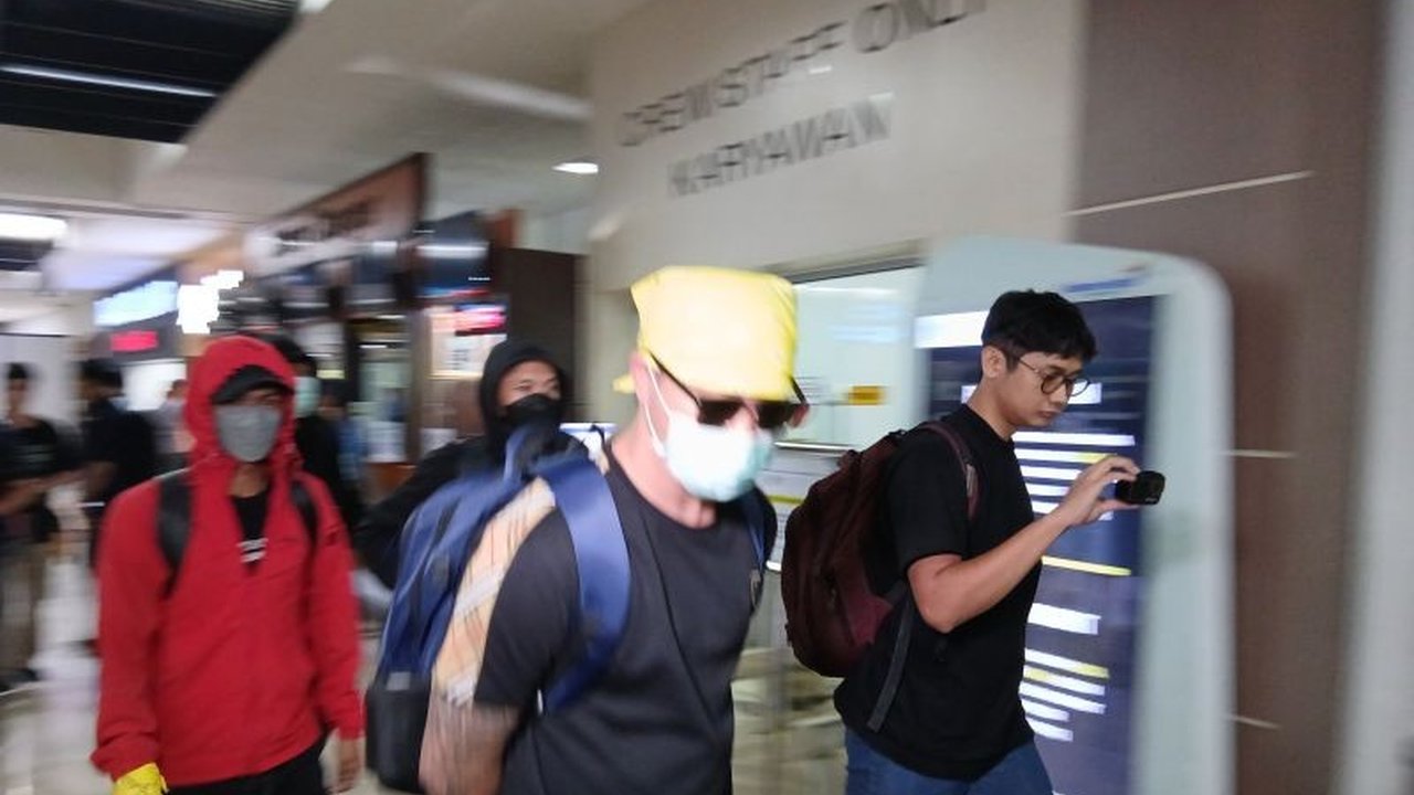 Kementerian Luar Negeri mencatat 6.800 WNI terlibat kasus penipuan online di 10 negara sejak 2020, mayoritas di Kamboja, Filipina, dan Myanmar;  banyak yang menjadi korban TPPO.