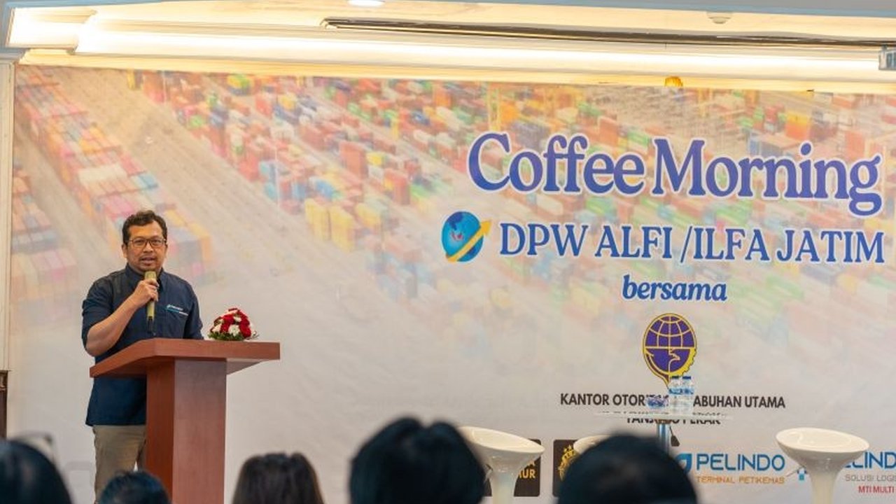 PT Terminal Petikemas Surabaya (TPS) dan ALFI Jawa Timur berdiskusi untuk meningkatkan sinergitas kepelabuhanan di Tanjung Perak, membahas solusi atas kemacetan dan penerapan regulasi terbaru.