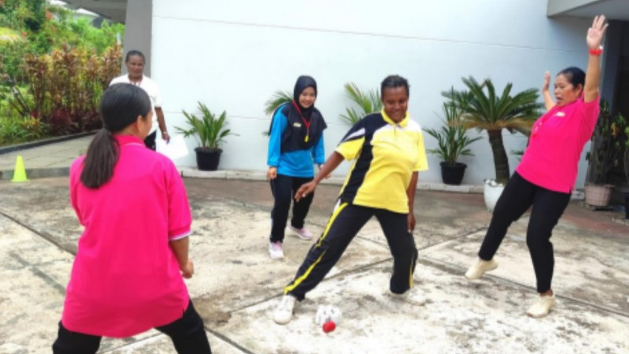 Wahana Visi Indonesia (WVI) melatih 32 guru di 11 SD Kabupaten Jayapura tentang gerak fisik dan gizi, guna meningkatkan kualitas pendidikan dan membentuk SDM unggul sesuai cita-cita pemerintah.