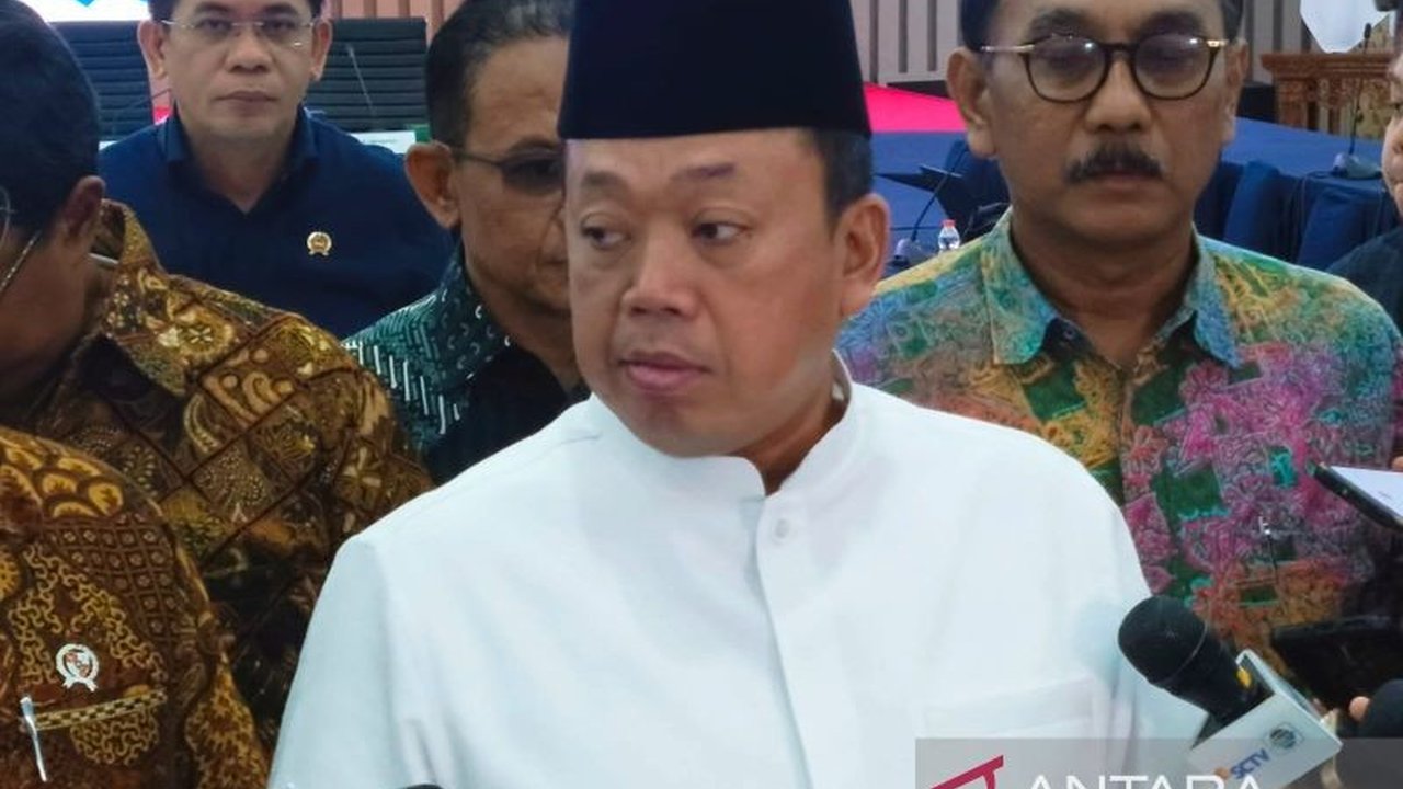 Menteri ATR/BPN, Nusron Wahid, jamin keamanan sertifikat tanah elektronik berkat sistem keamanan berlapis dan penyimpanan data di lima tempat berbeda, membandingkannya dengan sertifikat konvensional yang rentan hilang atau rusak.