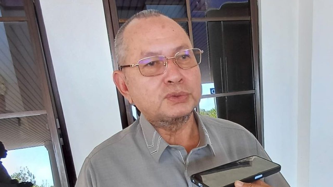 Wakil Ketua DPRD dan Gubernur Kepri membahas efisiensi anggaran tahun 2025, dengan rasionalisasi mencapai Rp252 miliar untuk prioritaskan kebutuhan mendesak seperti gaji ASN dan program MBG.