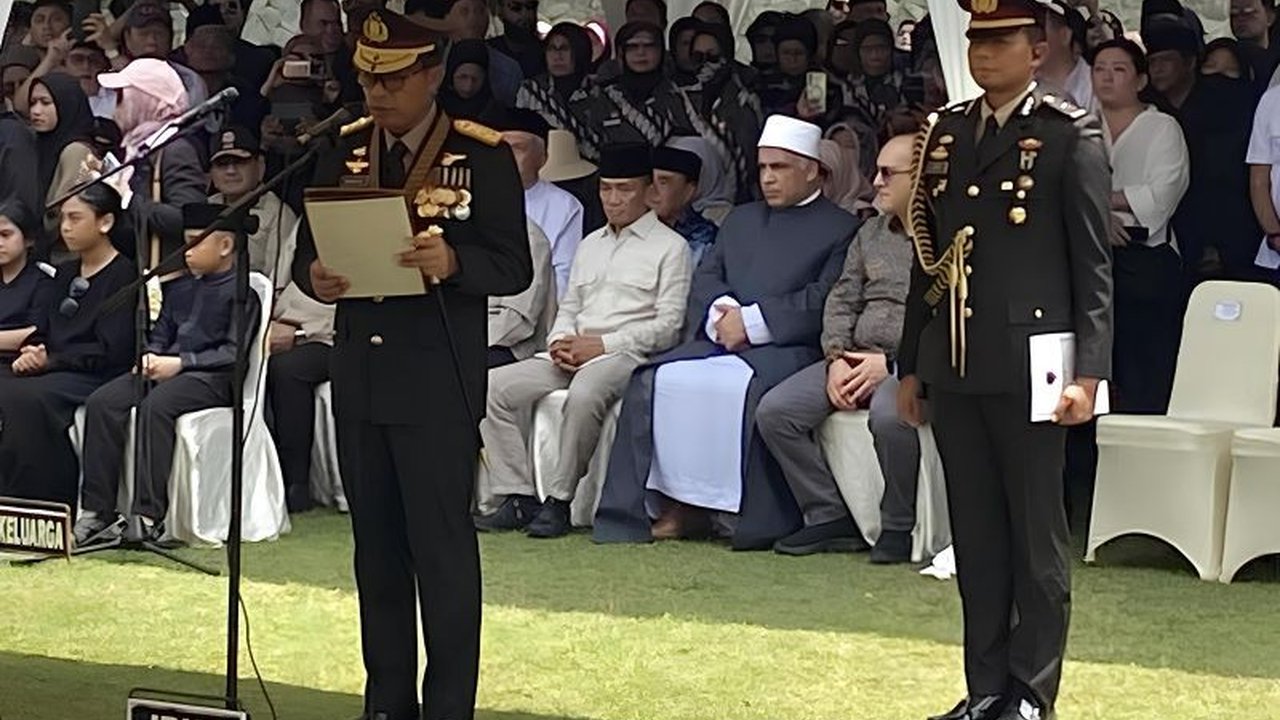 Komjen Pol. Wahyu Widada mengenang mendiang Komjen Pol. Purn. Syafruddin sebagai sosok berdedikasi dan berintegritas tinggi yang telah berjasa besar bagi keamanan Indonesia.