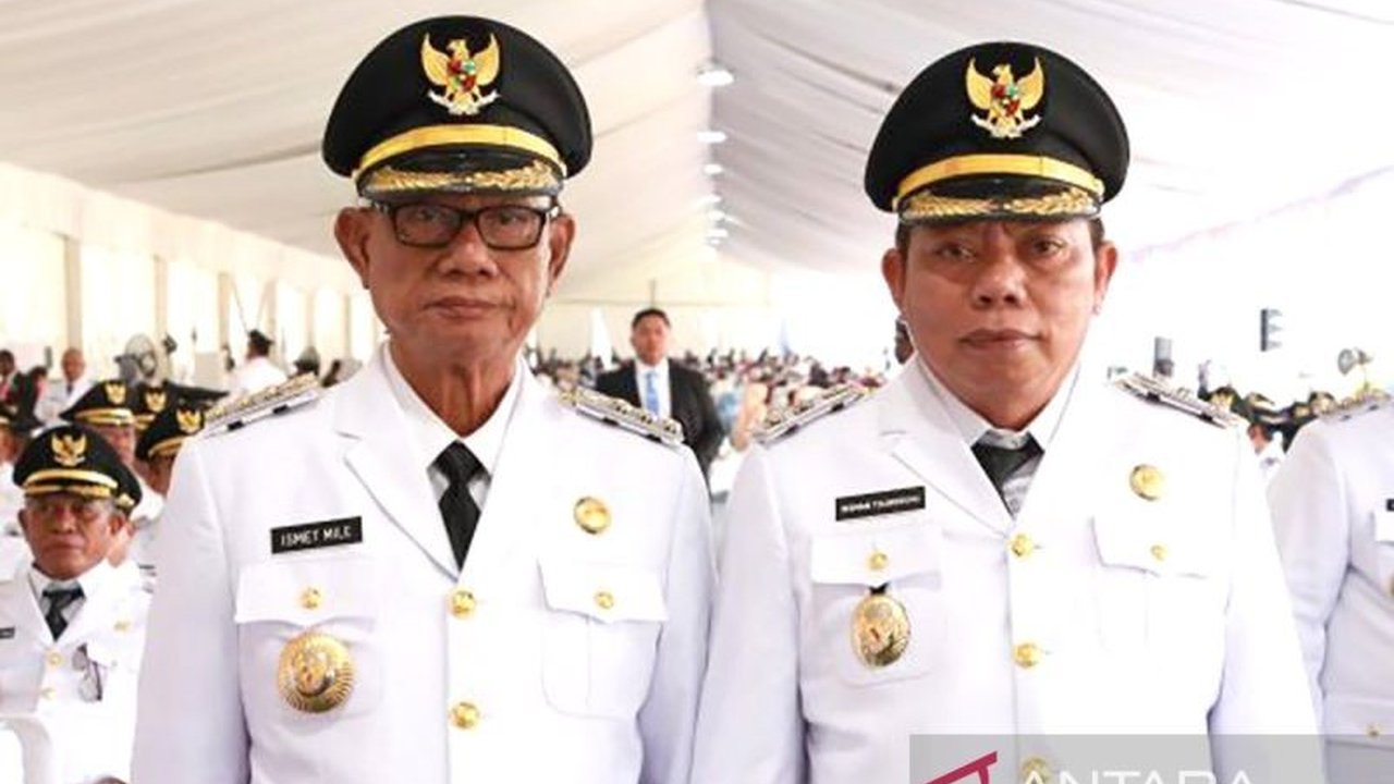 Bupati dan Wakil Bupati Bone Bolango terpilih, Ismet Mile dan Risman Tolingguhu, fokus pada peningkatan PAD dari sektor pertambangan, program peternakan satu KK dua sapi, dan optimalisasi BPJS Kesehatan untuk kesejahteraan masyarakat.