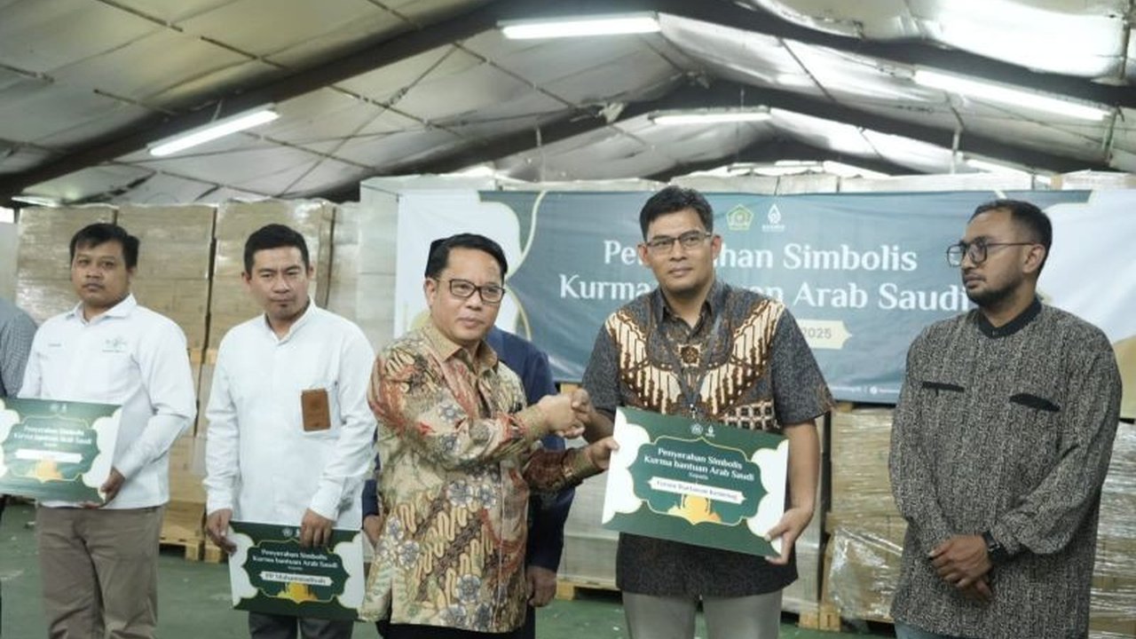 Kementerian Agama membagikan kurma bantuan Raja Salman kepada masyarakat Indonesia menjelang Ramadan 1446 H, disalurkan melalui berbagai lembaga dan masjid di seluruh Indonesia.