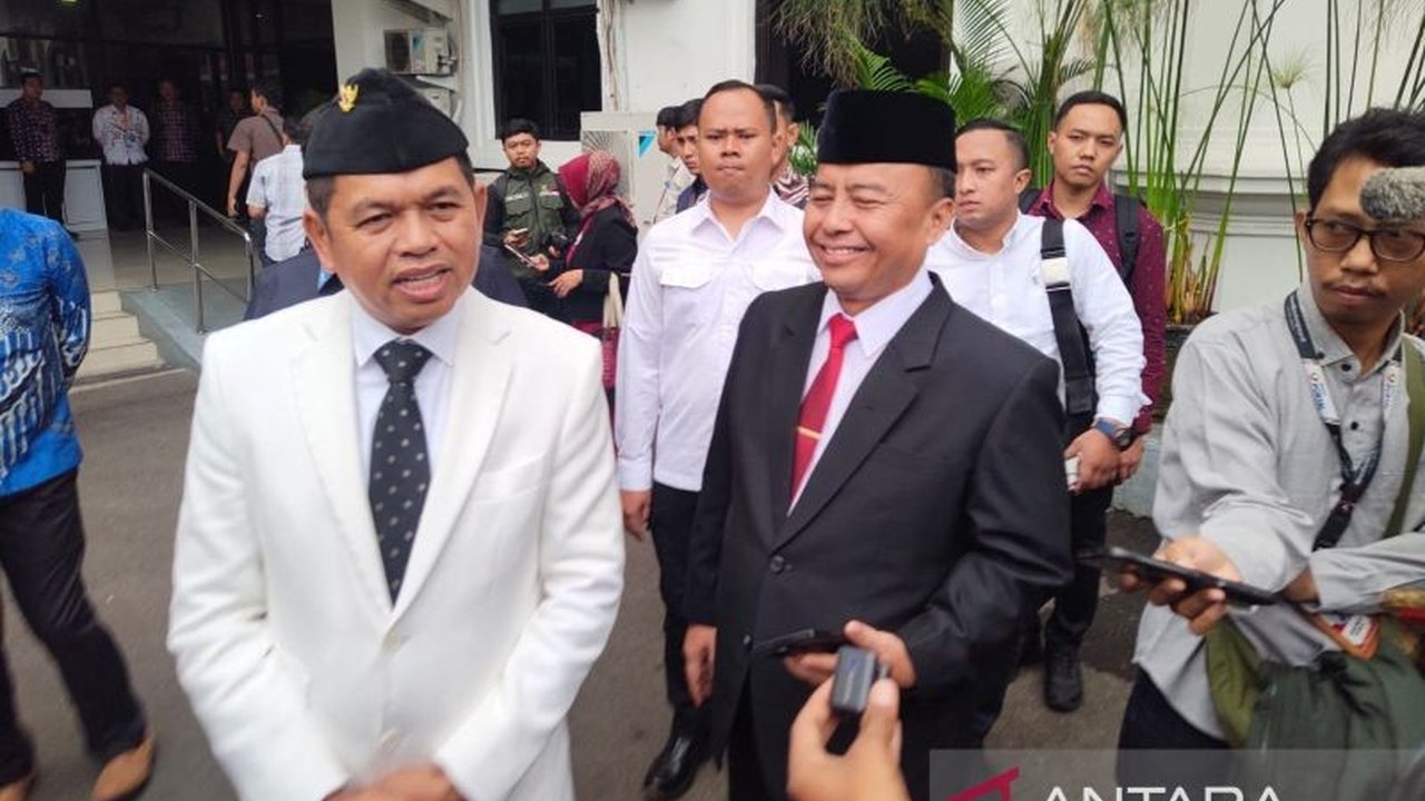 Gubernur Jawa Barat, Dedi Mulyadi, menanggapi arahan Megawati soal retret kepala daerah di Magelang, menekankan loyalitas kepala daerah pada sistem pemerintahan.