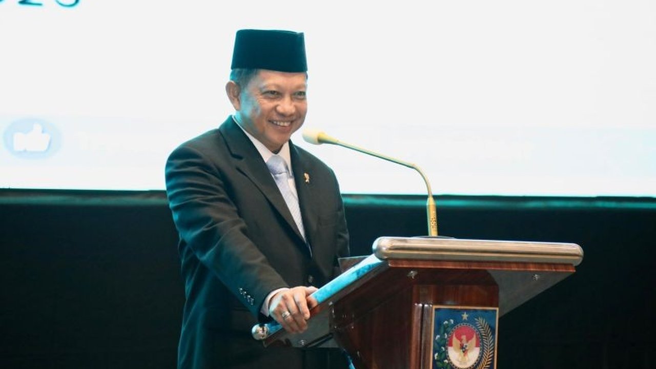 Mendagri Tito Karnavian melihat potensi besar jaringan PKK untuk membantu program pemerintah, menekankan pentingnya kepemimpinan dan dukungan anggaran.