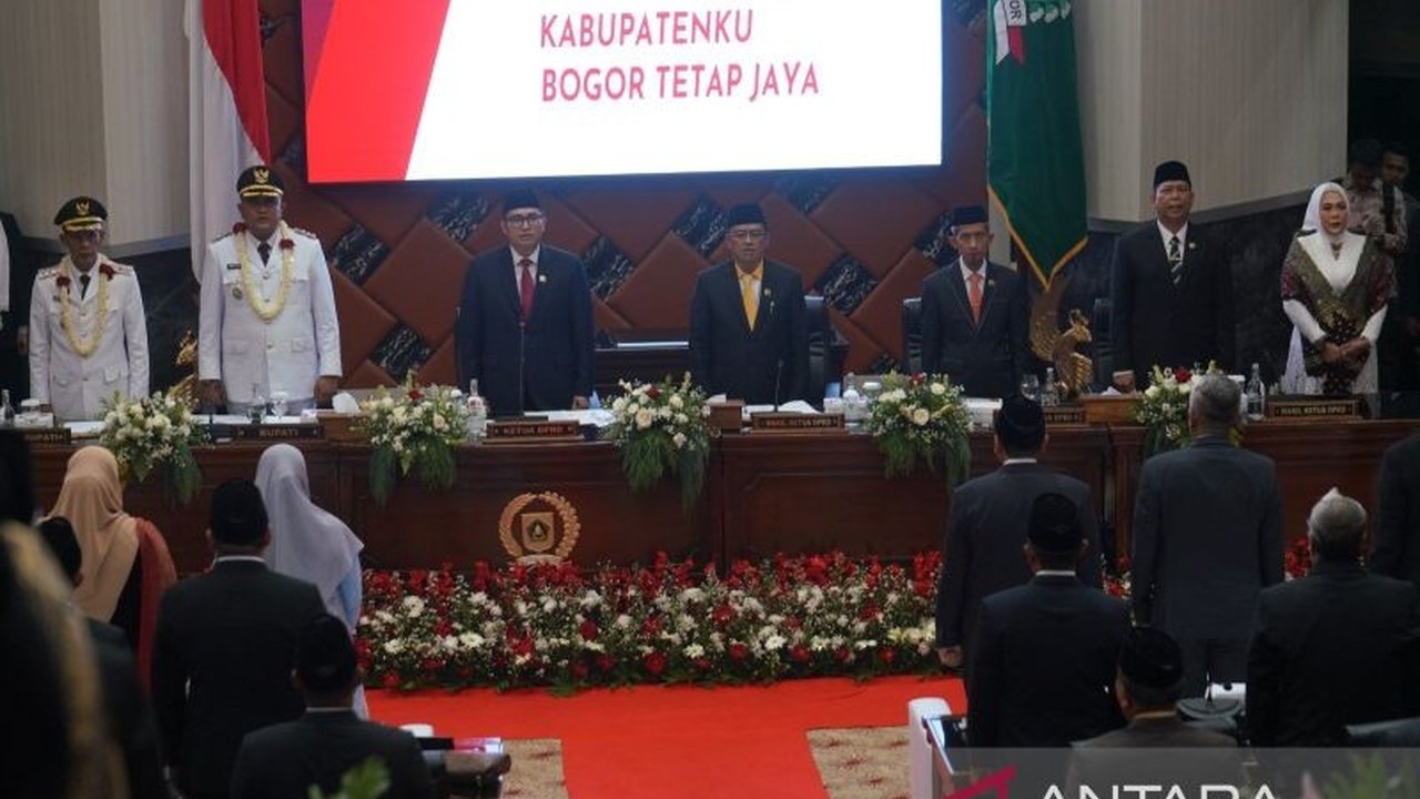 Ketua DPRD Kabupaten Bogor, Sastra Winara, berkomitmen untuk bekerja sama dengan Bupati Rudy Susmanto dan Wakil Bupati Ade Ruhandi dalam membangun Kabupaten Bogor di berbagai sektor, termasuk pendidikan, kesehatan, dan perekonomian.