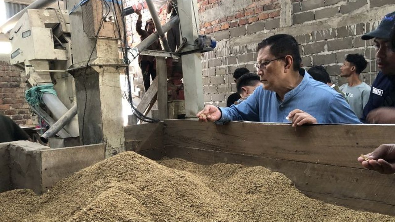 Dewan Pengawas Bulog sosialisasikan harga pembelian pemerintah (HPP) gabah Rp6.500 per kg di Banyuasin, Sumsel, petani menyambut gembira kebijakan tersebut.