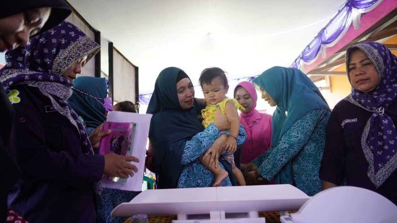 Pemerintah Kabupaten OKU Selatan, Sumatera Selatan, gencar menjalankan program Dapur Sehat Atasi Stunting (Dashat) untuk mengatasi masalah stunting di wilayahnya dengan menyasar ibu hamil, menyusui, dan balita.