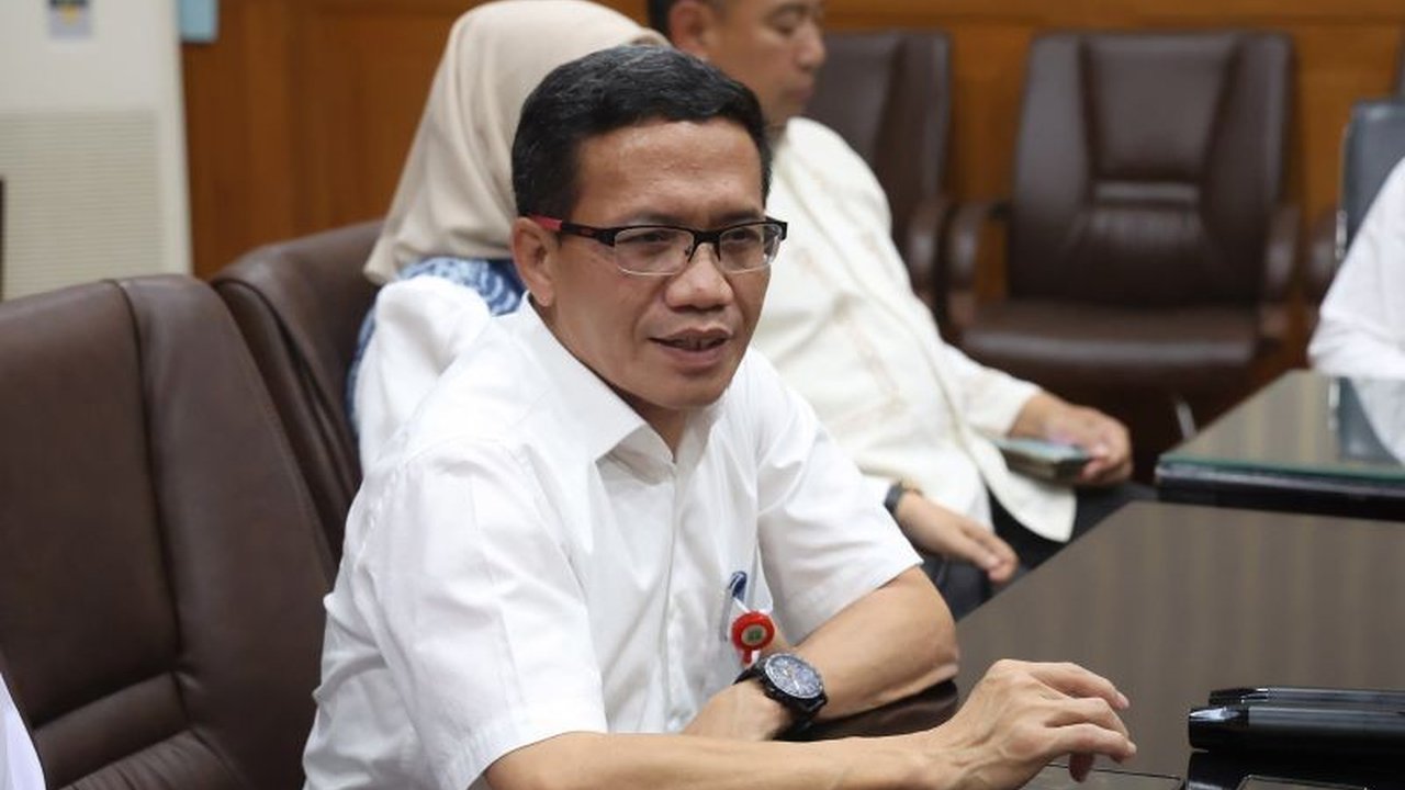 Pemerintah Provinsi Banten melakukan efisiensi anggaran sekitar Rp1,2 triliun pada APBD 2025, namun memastikan pelayanan publik tetap terprioritaskan.