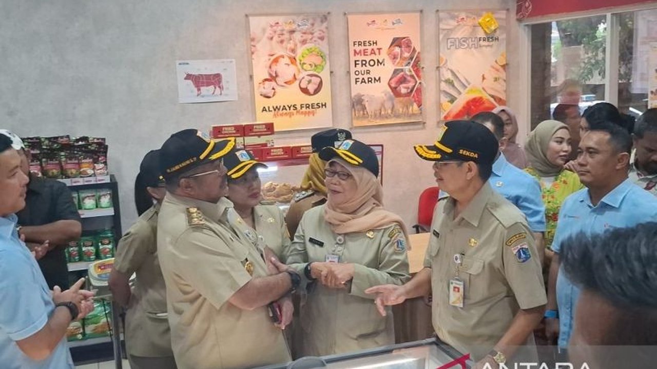 Wakil Gubernur DKI Jakarta, Rano Karno, memastikan ketersediaan bahan pangan di cold storage Perumda Dharma Jaya aman jelang Ramadhan, dengan harga daging sapi masih stabil di bawah harga pasar.