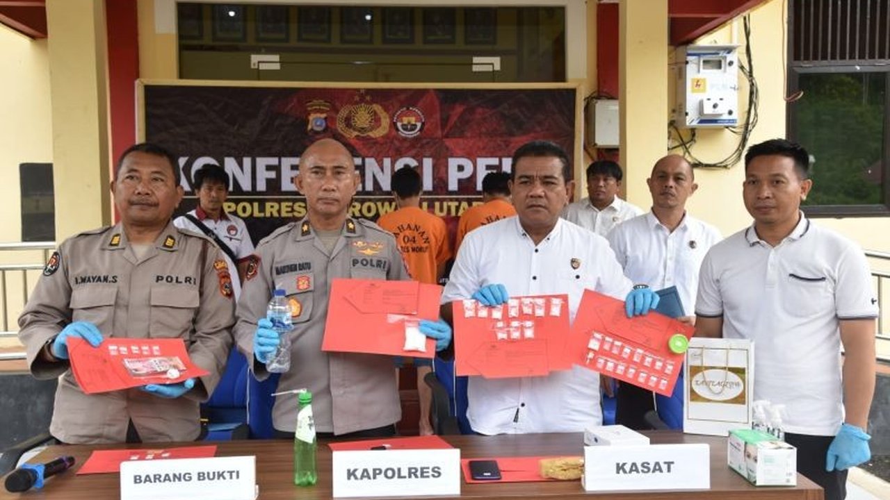Polres Morowali Utara berhasil mengungkap 13 kasus narkoba dengan 17 tersangka dan menyita 88,58 gram sabu selama Januari-Februari 2025.